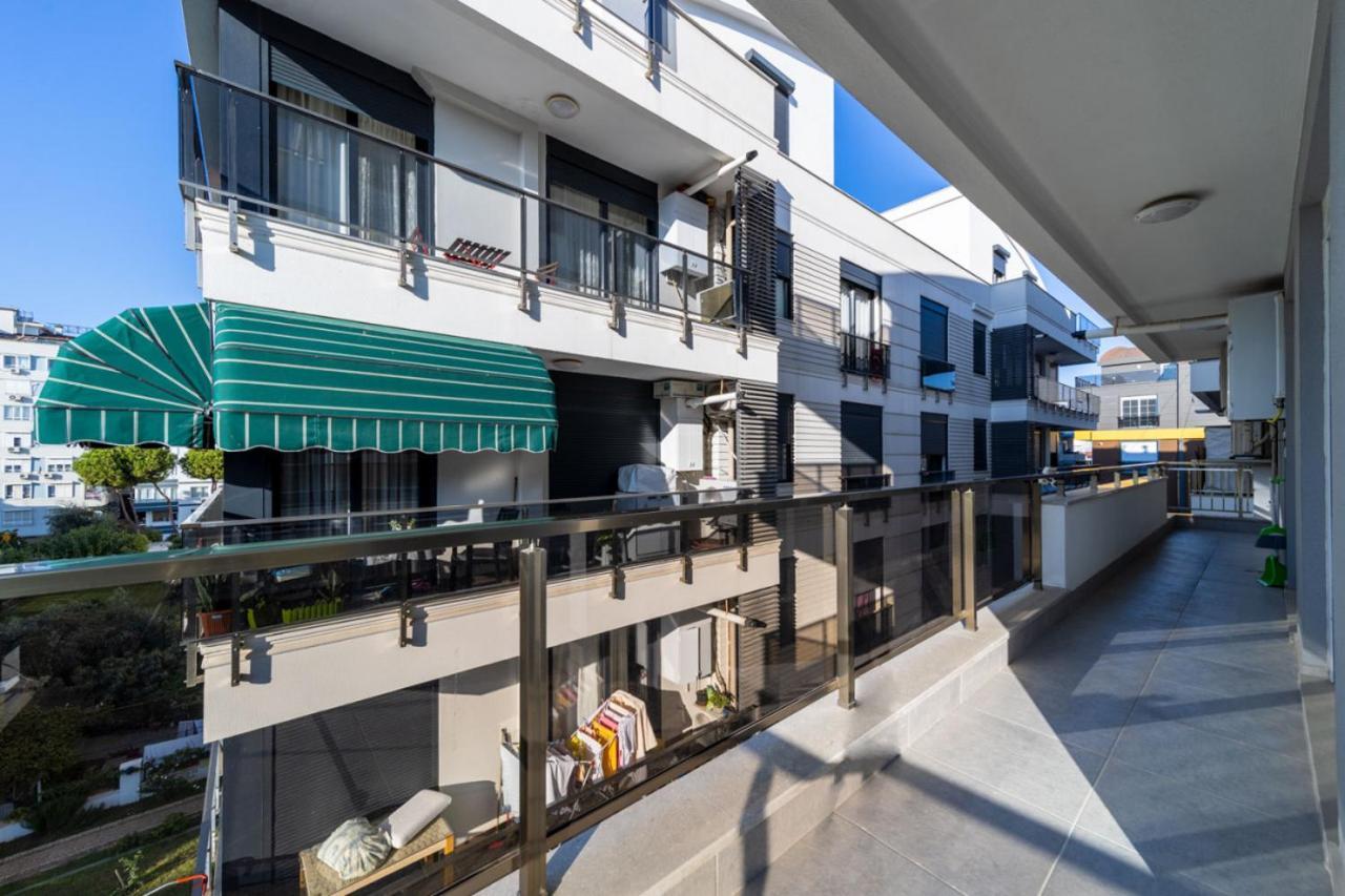 Central Flat With Balcony Near Sea In Muratpasa Apartman Antalya Kültér fotó